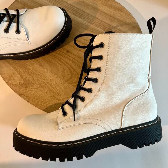 Unionbay White Vegan Leather Zipper Side Lace Up Combat Moto Boots Size 10 - Picture 3 of 12